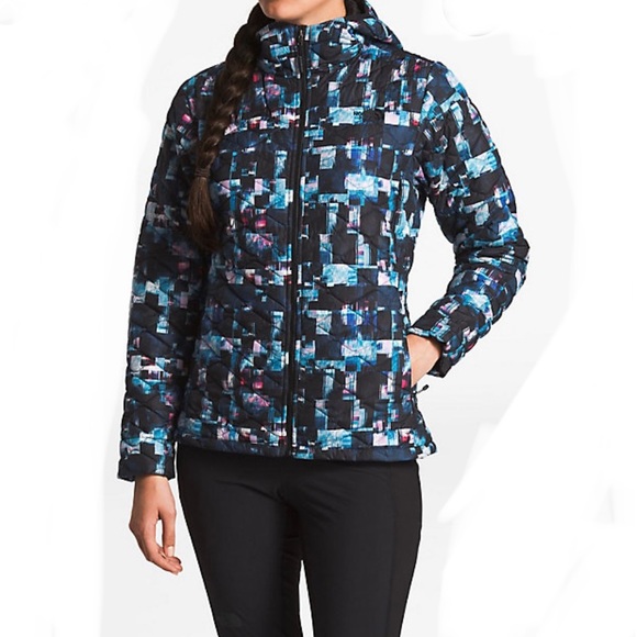 🆕 The North Face Thermoball Jacket - Picture 2 of 9